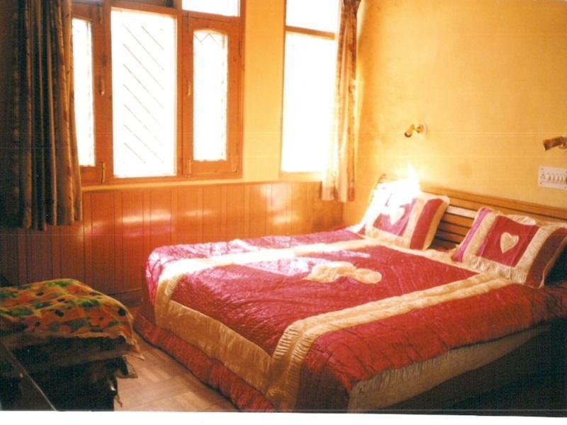 Hotel Sitara Regency Shimla Bagian luar foto